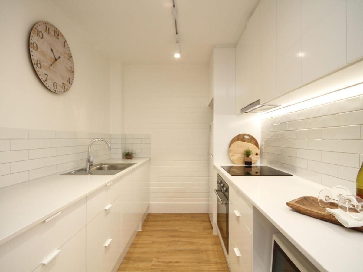 Apartment White Caps Unit 3 *
